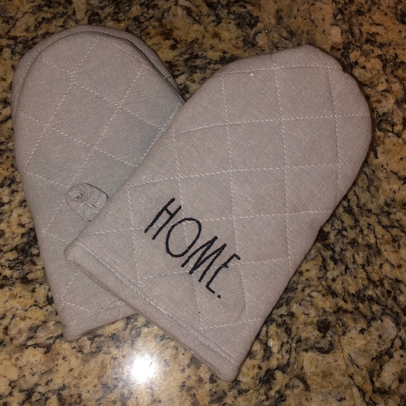Rae Dunn Mini Mitts set of Two